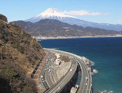 東名高速道路